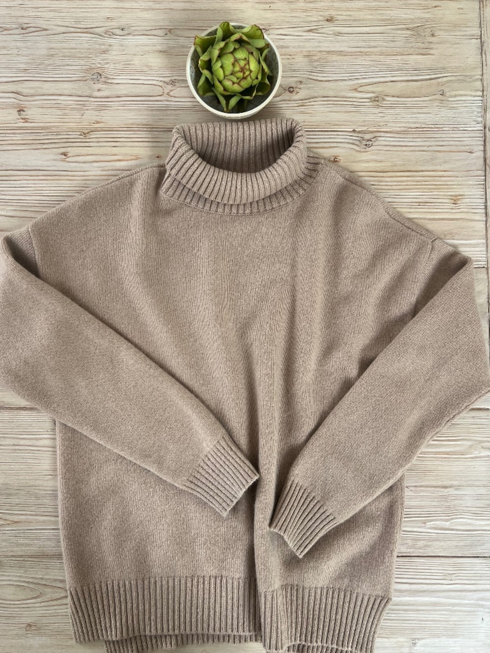 J. McLaughlin Cashmere Turtleneck Sweater — Size Small